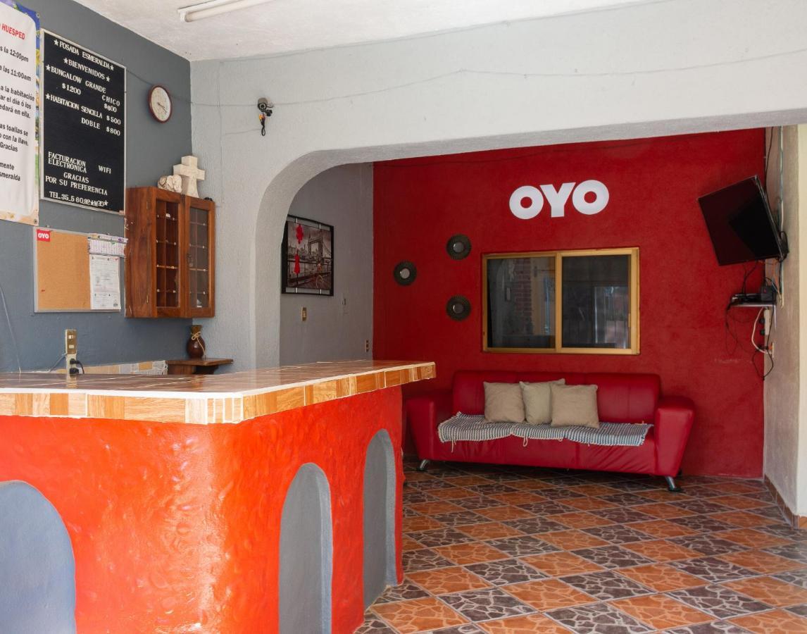 Oyo Hotel Posada Esmeralda Сан-Патрисио-Мелак Экстерьер фото